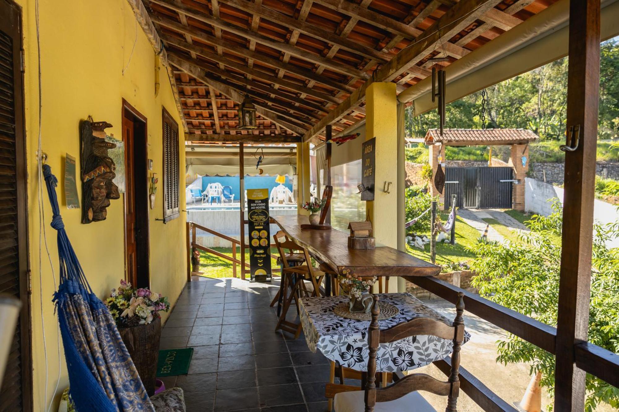 Hostel Yellow House Mg Ітамонті Екстер'єр фото