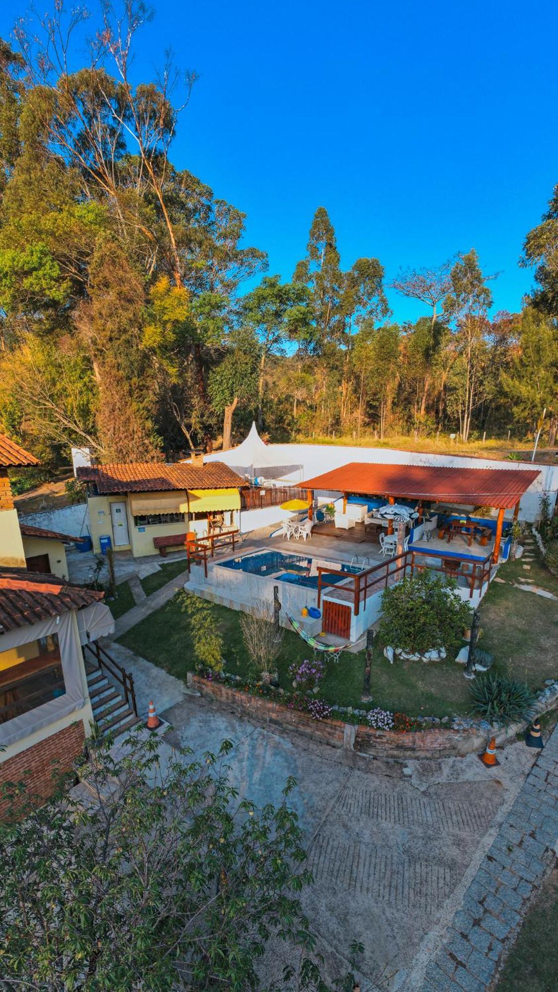Hostel Yellow House Mg Ітамонті Екстер'єр фото