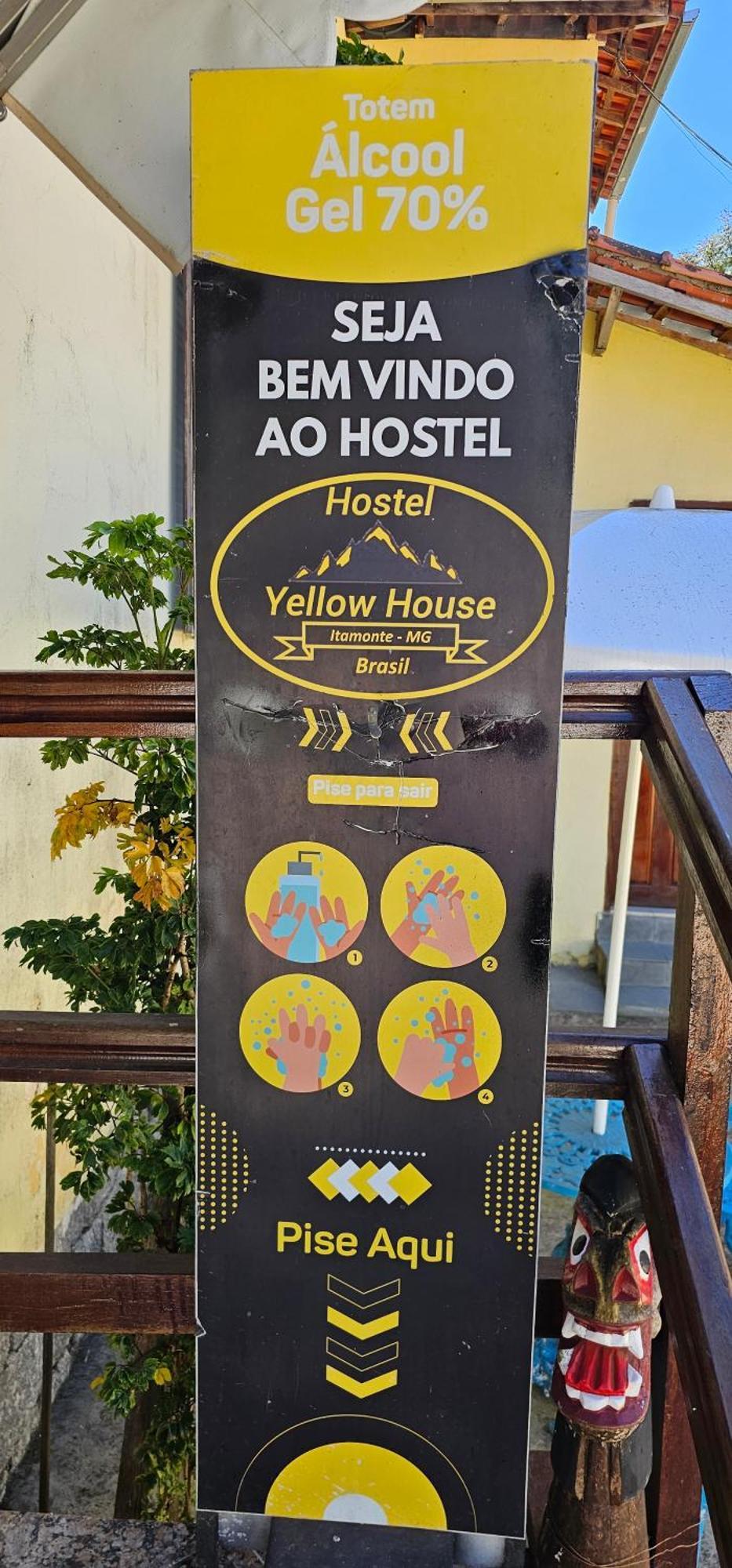 Hostel Yellow House Mg Ітамонті Екстер'єр фото